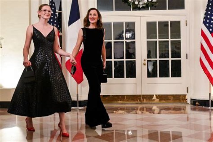 Why Does Jennifer Garner Insist On Wearing A Mask: A Deeper Look